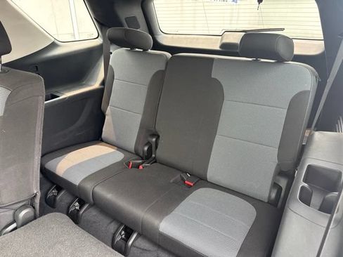 Used 2021 Chevrolet Traverse LT w/ LPO, Cargo Package FWD image 19