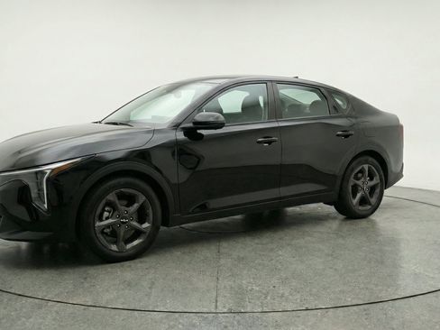 Used 2025 Kia K4 FWD image 3