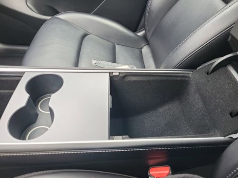 Used 2022 Tesla Model Y Performance AWD/4WD image 23