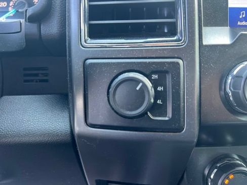 Used 2020 Ford F150 XLT w/ Equipment Group 302A Luxury AWD/4WD image 28