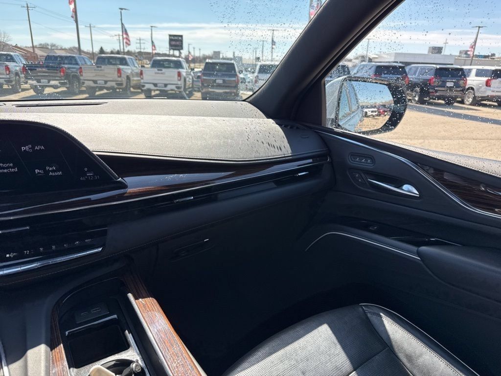 Used 2023 Cadillac Escalade Premium Luxury AWD/4WD image 49