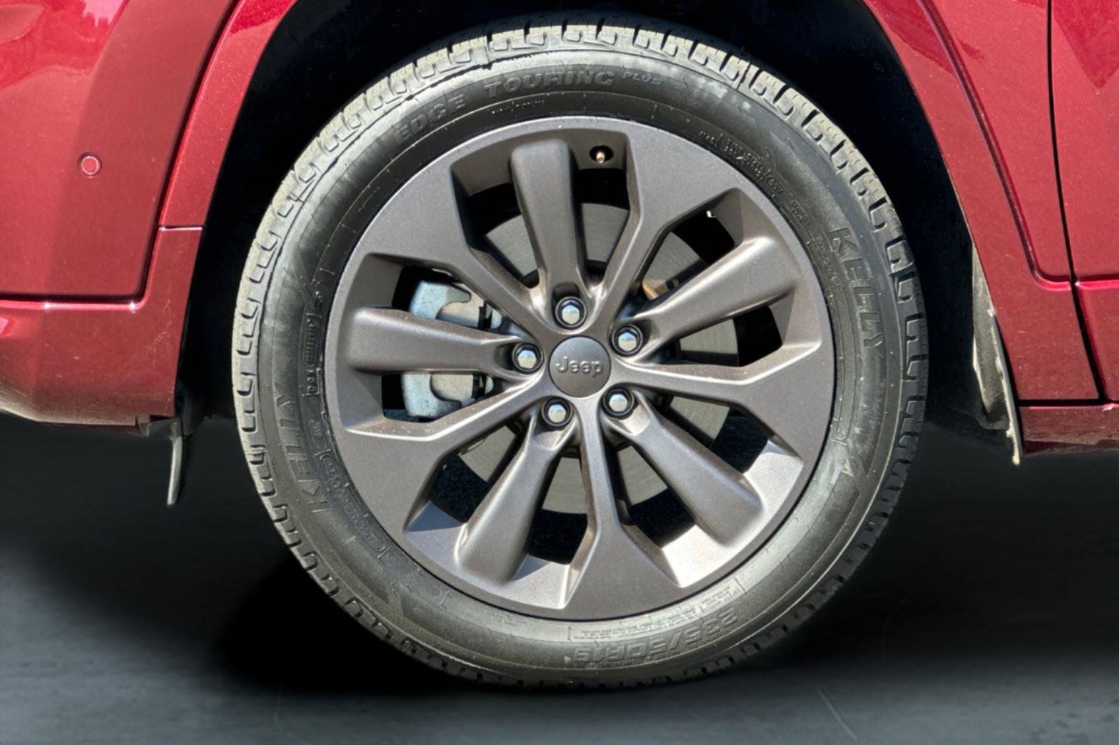 Used 2020 Jeep Cherokee High Altitude AWD/4WD image 29
