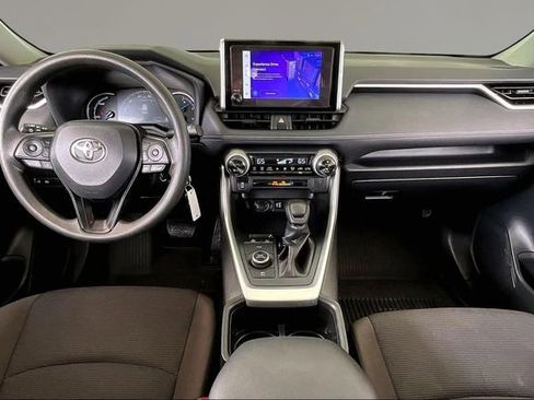 Used 2025 Toyota RAV4 LE AWD/4WD image 7