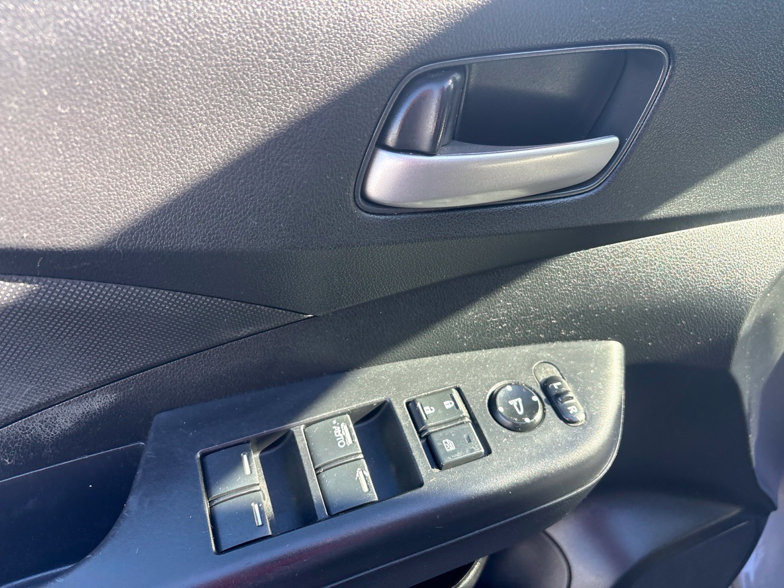 Used 2015 Honda CR-V LX image 21