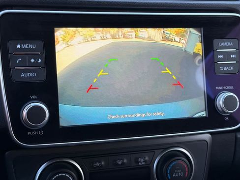 Used 2022 Nissan Leaf S image 21