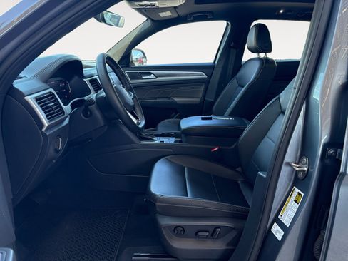 Certified 2023 Volkswagen Atlas Cross Sport SE w/ Panoramic Sunroof Package FWD image 20
