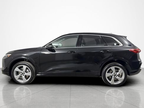 Used 2025 Audi Q5 Premium Plus w/ Premium Plus AWD/4WD image 2