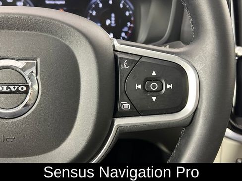 Used 2022 Volvo S60 B5 Momentum w/ Premium Package image 10