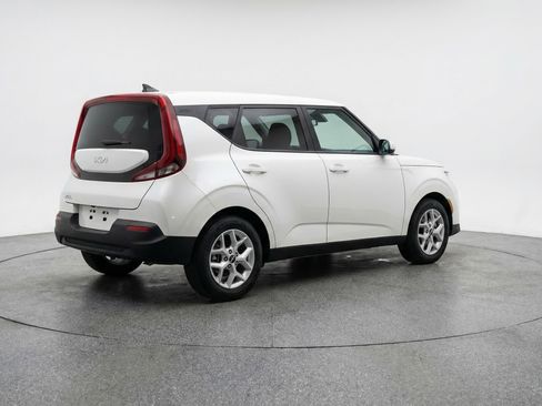 Used 2025 Kia Soul LX w/ LX Technology Package image 9