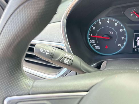 Used 2022 Chevrolet Equinox LS FWD image 17