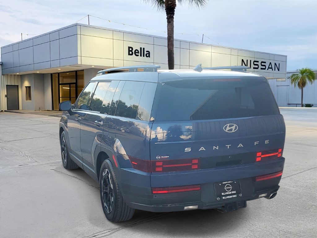 Used 2025 Hyundai Santa Fe SEL FWD image 4