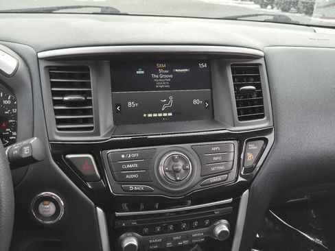 Used 2020 Nissan Pathfinder S image 22