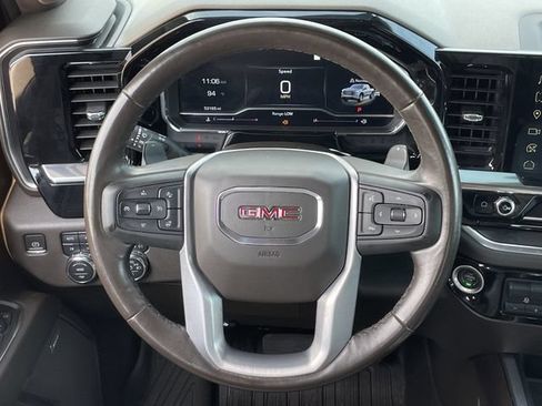 Used 2022 GMC Sierra 1500 SLT w/ SLT Premium Plus Package AWD/4WD image 12