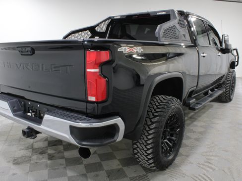 Used 2024 Chevrolet Silverado 2500 LTZ AWD/4WD image 27