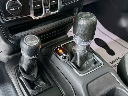 Used 2022 Jeep Wrangler Unlimited Sport image 16