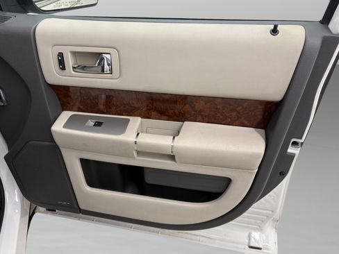 Used 2012 Ford Flex Limited FWD image 29