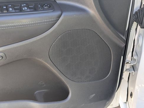 Used 2020 Jeep Grand Cherokee Overland image 15