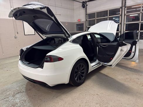 Used 2018 Tesla Model S P100D image 12