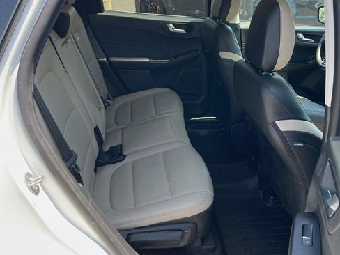Used 2021 Ford Escape Titanium AWD/4WD image 13
