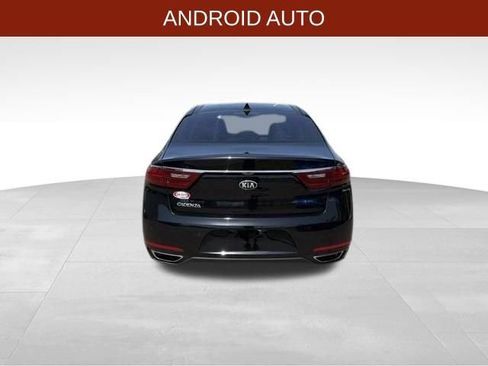 Used 2017 Kia Cadenza Premium w/ Luxury Package FWD image 6