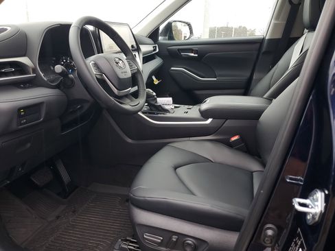 New 2026 Toyota Highlander XLE image 20