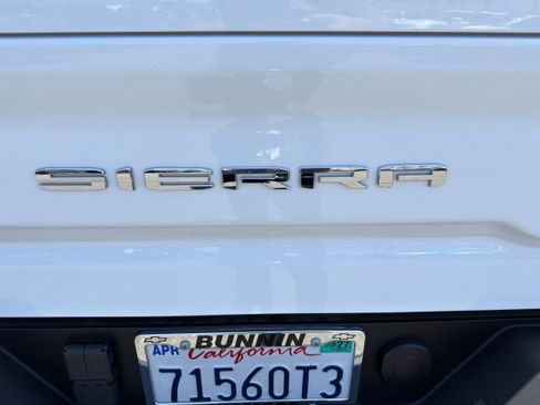 Used 2023 GMC Sierra 2500 SLT w/ SLT Preferred Package AWD/4WD image 58