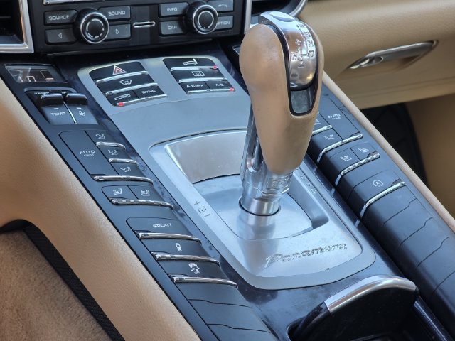 Used 2016 Porsche Panamera 4 AWD/4WD image 28