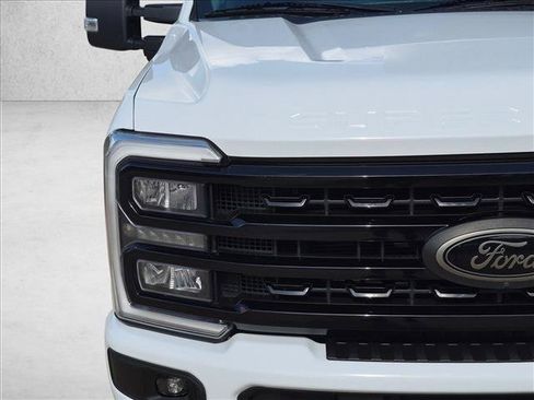 Used 2023 Ford F250 Lariat w/ Lariat Ultimate Package AWD/4WD image 12