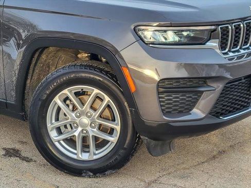 Certified 2025 Jeep Grand Cherokee Laredo X image 4