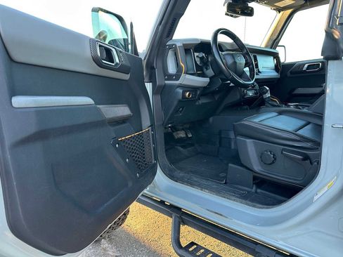 Used 2021 Ford Bronco Badlands w/ Sasquatch Package image 21