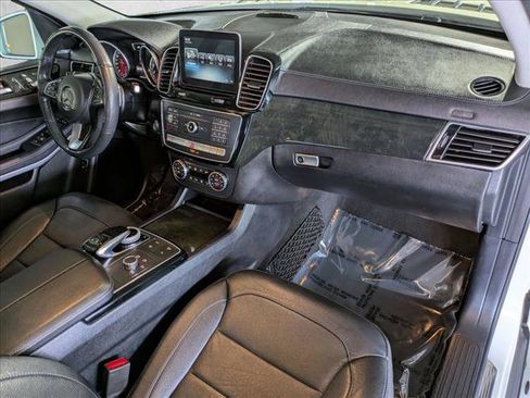 Used 2017 Mercedes-Benz GLS 550 4MATIC image 24