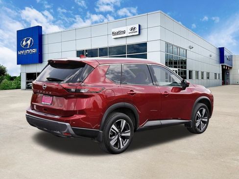 Used 2025 Nissan Rogue SL w/ SL Premium Package FWD image 5