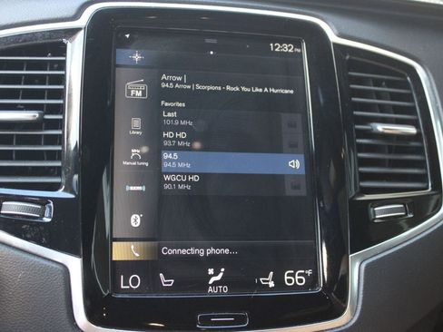 Used 2021 Volvo XC90 T6 Inscription w/ Lounge Package image 24