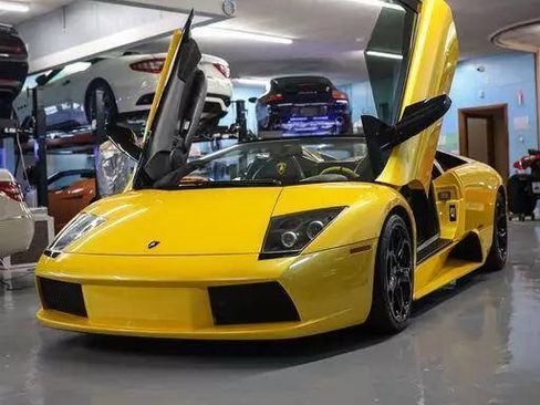 Used 2005 Lamborghini Murcielago Roadster image 4