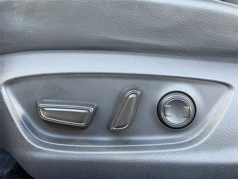 Used 2019 Toyota Camry SE image 35