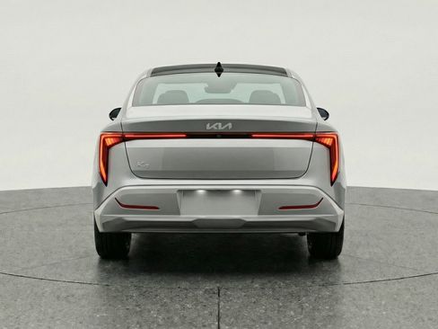 Used 2025 Kia K4 LXS image 7