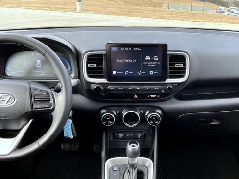 Certified 2023 Hyundai Venue SEL image 13