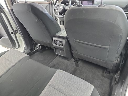 Certified 2023 Nissan Rogue SV image 11