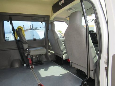 Used 2014 Ford E-250 and Econoline 250 Extended w/ Power Group image 7