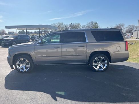 Used 2017 Chevrolet Suburban Premier image 7