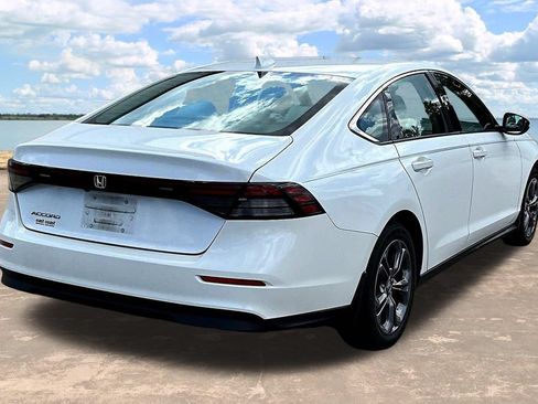 Used 2023 Honda Accord EX image 11