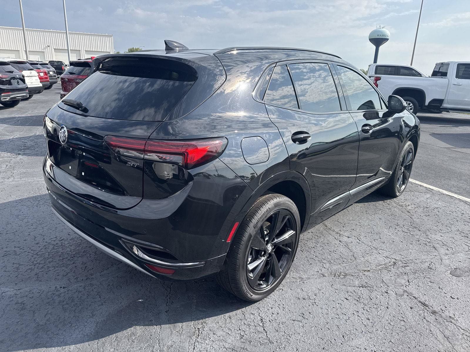 Used 2023 Buick Envision Preferred FWD image 4