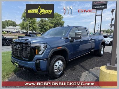 New 2026 GMC Sierra 3500 Denali Ultimate w/ LPO, Black Badging Package