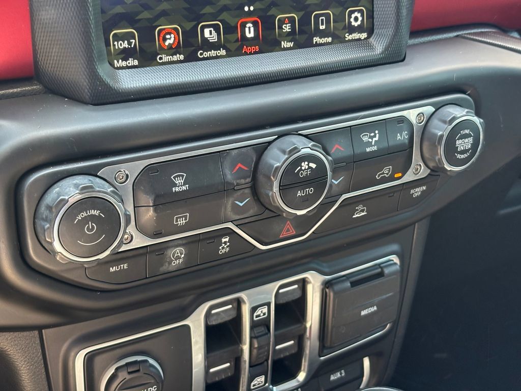 Used 2022 Jeep Wrangler Unlimited Rubicon w/ LED Lighting Group AWD/4WD image 28