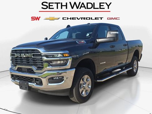 Used 2026 RAM 2500 Big Horn AWD/4WD image 3