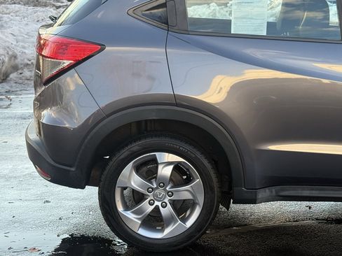 Used 2020 Honda HR-V LX image 8