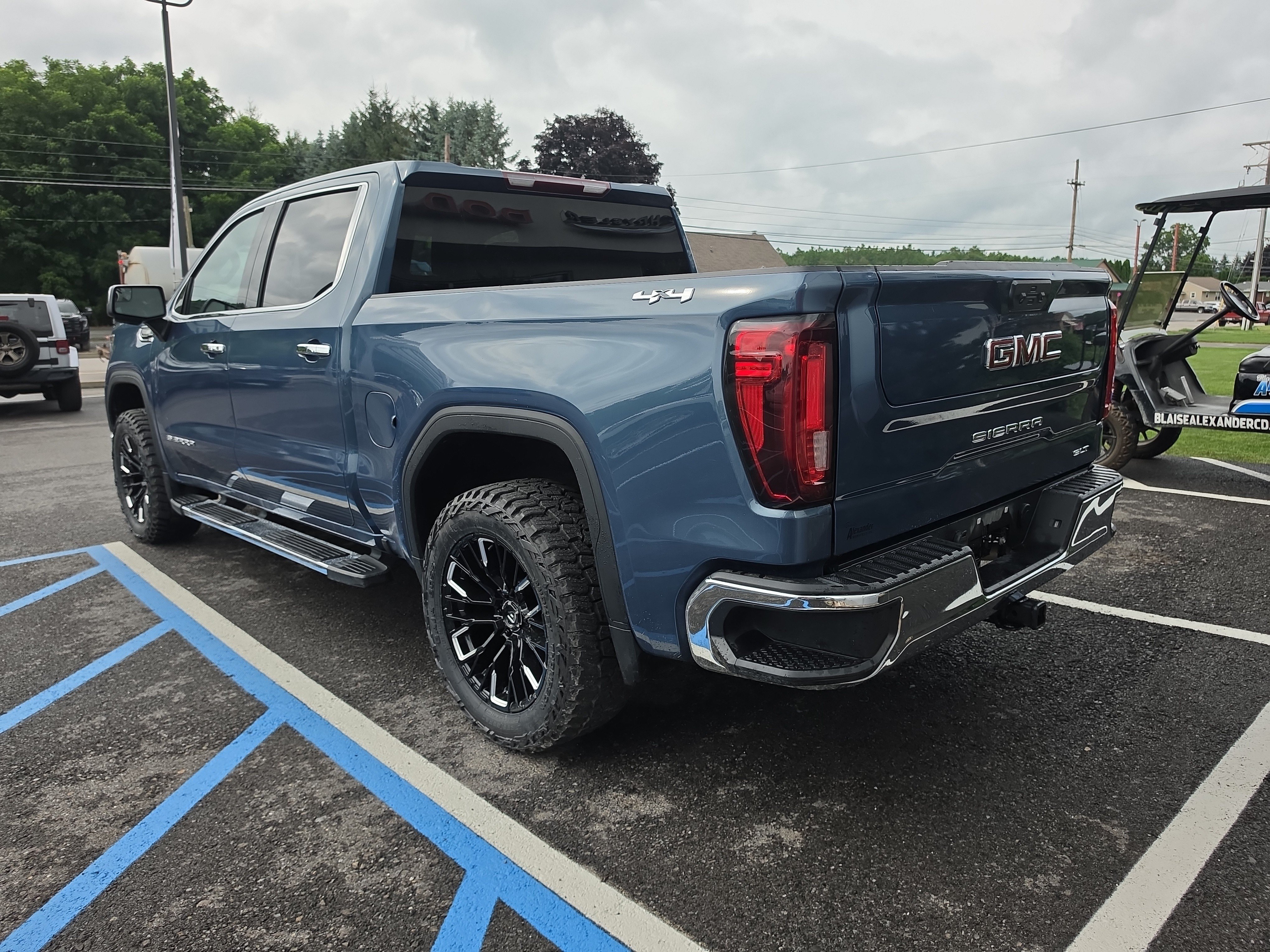 Used 2024 GMC Sierra 1500 SLT AWD/4WD image 6