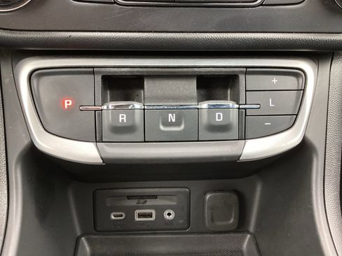 Used 2023 GMC Terrain SLE w/ Driver Convenience Package image 27