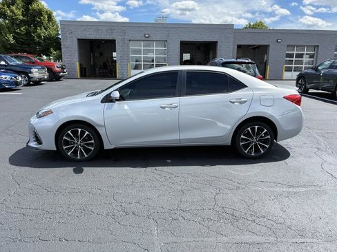 Used 2018 Toyota Corolla SE FWD image 5