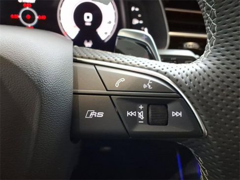 Used 2025 Audi RS Q8 performance image 20